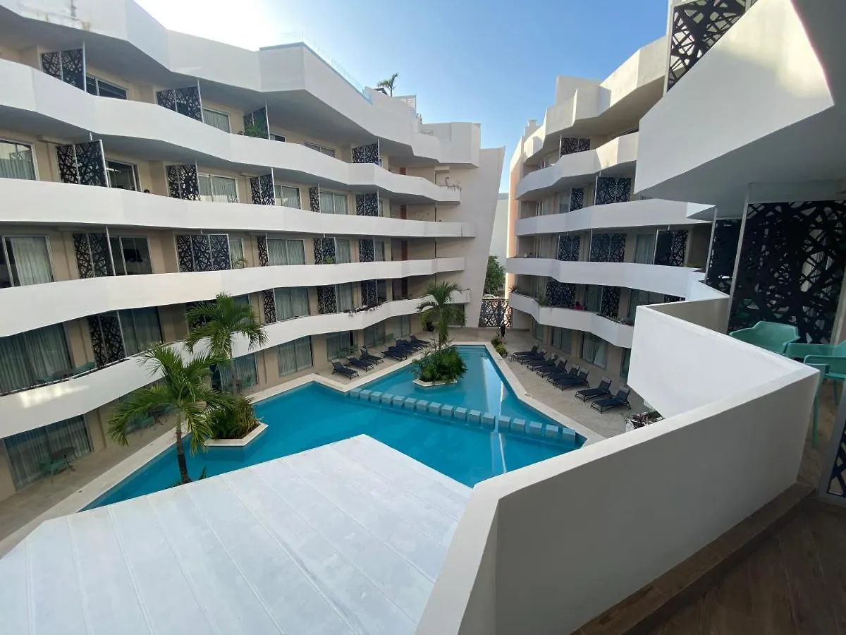 פלאייה דל כרמן Pony Luxury Condo